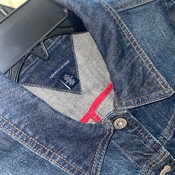 Tommy Hilfiger - Picture 8 of 8